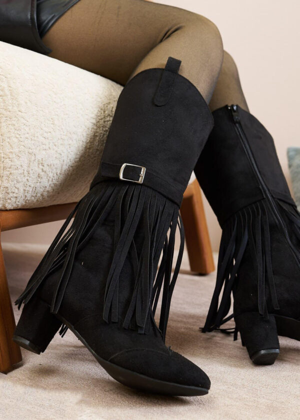 stylish fringe boots with soft tassels